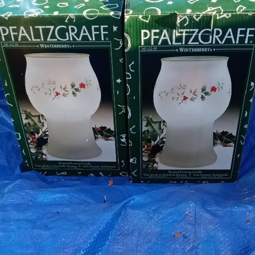 Pfaltzgraff Winterberry Frosted Candle Holder